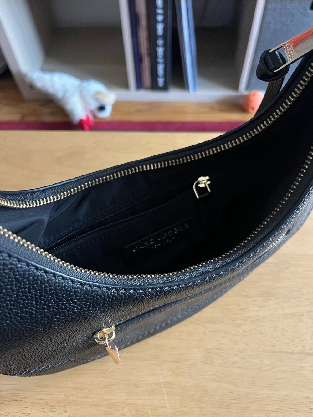 Marc Jacobs Black Leather Crescent Shoulder Bag - Picture 4 of 7